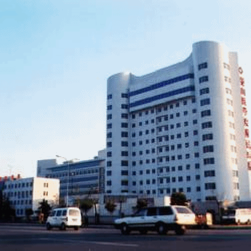 新泰中医院加速器防护门案例